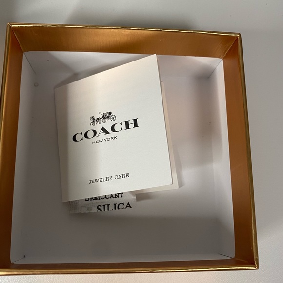 NWT Coach Twinkling Heart Rosegold Stud Earrings - Picture 7 of 8